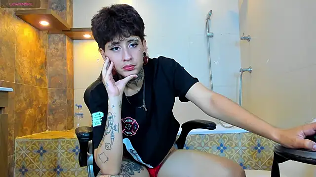 Snapshot of Ethan_lennox chatting on 10.21.25 Ethan lennox online show from 10.21.25