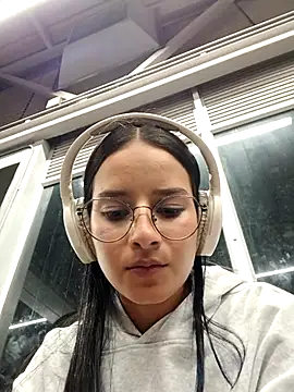  vaness online show from 04.14.26