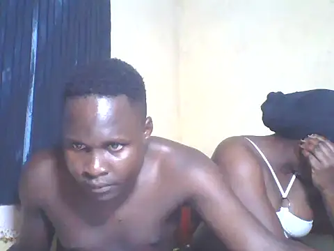 Snapshot of Dark_Queenchocolate chatting on 10.18.25 Dark Queenchocolate online show from 10.18.25