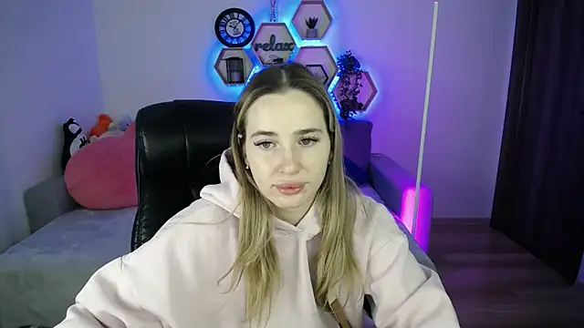 Snapshot of SabrinViolet chatting on 02.21.26 SabrinViolet online show from 02.21.26