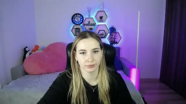 Snapshot of SabrinViolet chatting on 02.24.26 SabrinViolet online show from 02.24.26