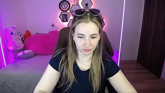 SabrinViolet online show from 05.06.26