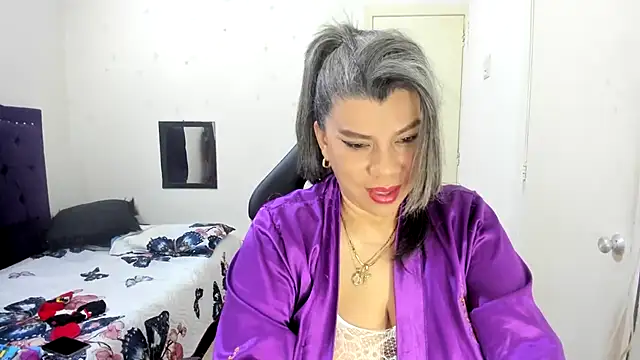 vikyadams online show from 12.15.25