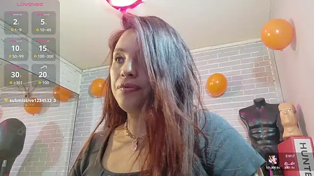 Snapshot of elizatexx chatting on 10.15.25 elizatexx online show from 10.15.25