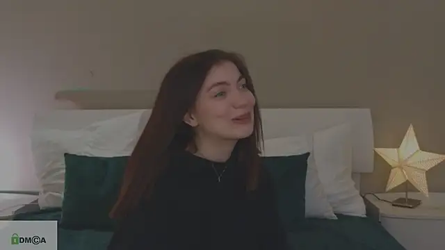 Snapshot of katty__cat chatting on 12.14.24 katty cat online show from 12.14.24