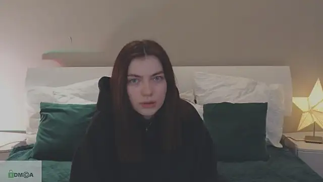 Snapshot of katty__cat chatting on 12.15.24 katty cat online show from 12.15.24