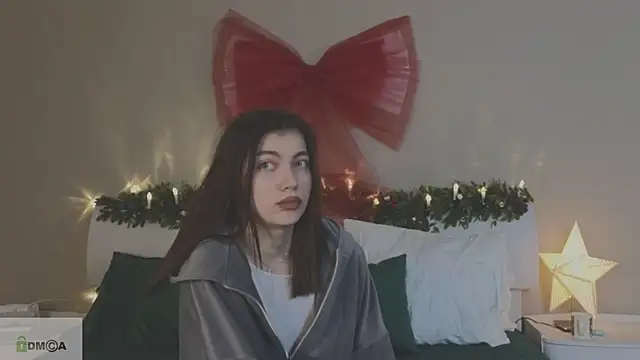 Snapshot of katty__cat chatting on 12.26.24 katty cat online show from 12.26.24