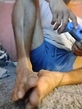 Snapshot of brownfeet chatting on 12.24.24 brownfeet online show from 12.24.24