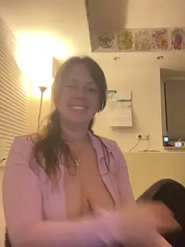 Snapshot of Countesss chatting on 12.24.24 Countesss online show from 12.24.24