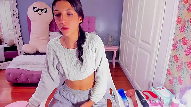 Snapshot of Iris_Stone_ chatting on 01.10.25 Iris Stone online show from 01.10.25