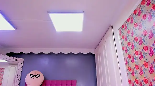 Snapshot of Iris_Stone_ chatting on 01.23.25 Iris Stone online show from 01.23.25