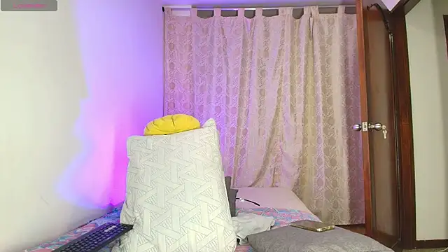 Luciana Ortiz1 online show from 04.07.26