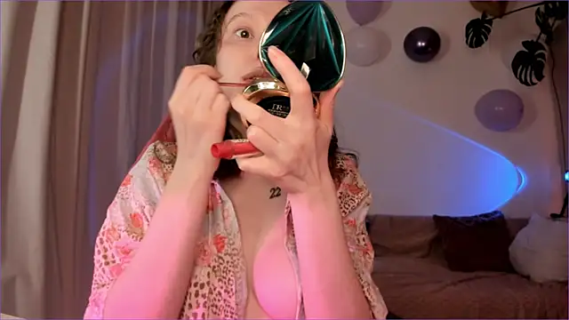 Viktoria Oliverr online show from 11.10.25