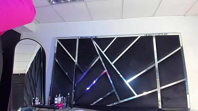 Ivanna18 x online show from 10.17.25