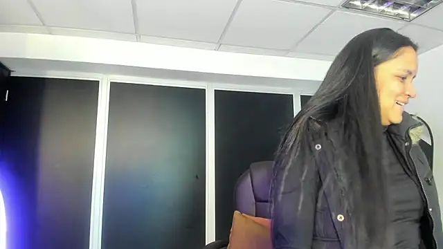 Ivanna18 x online show from 10.28.25