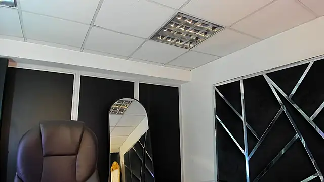 Ivanna18 x online show from 11.16.25