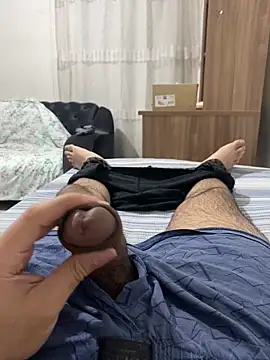 Snapshot of Metmenn7 chatting on 02.19.25 Metmenn7 online show from 02.19.25