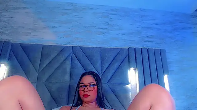 Snapshot of JasmineMoore chatting on 06.19.26 JasmineMoore online show from 06.19.26