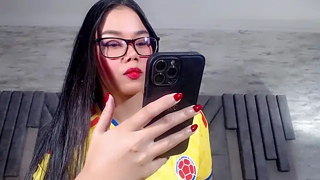 Snapshot of JasmineMoore chatting on 06.23.26 JasmineMoore online show from 06.23.26