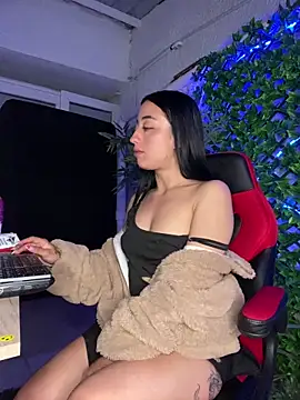 Ady 18 online show from 01.14.25