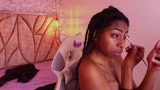 Queen perla  online show from 11.15.25