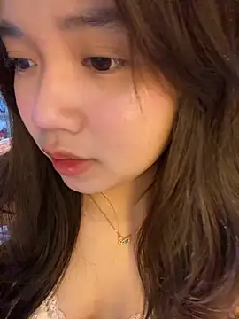 Hotellinh12 online show from 10.12.25