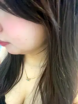 Hotellinh12 online show from 10.28.25