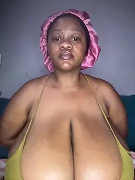 Chubbykarisma27 online show from 10.31.25