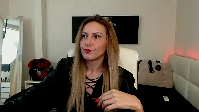 EvelynQueenn online show from 01.18.25