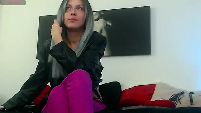 EvelynQueenn online show from 01.28.25