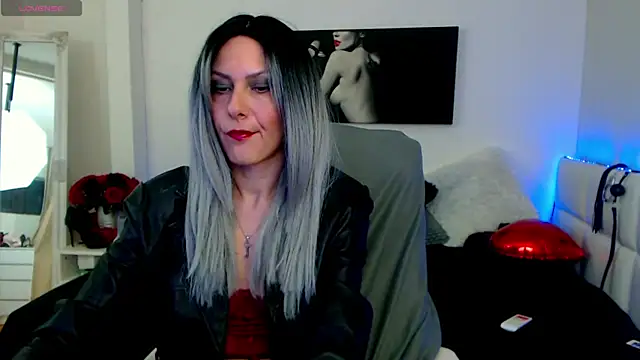 EvelynQueenn online show from 02.24.25