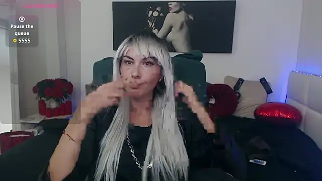 EvelynQueenn online show from 09.28.25