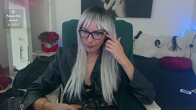 EvelynQueenn online show from 10.07.25