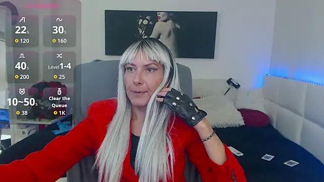 EvelynQueenn online show from 10.14.25