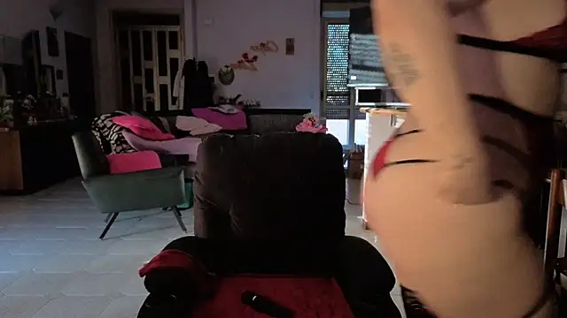 Snapshot of peachgirlmartyna chatting on 11.23.25 peachgirlmartyna online show from 11.23.25