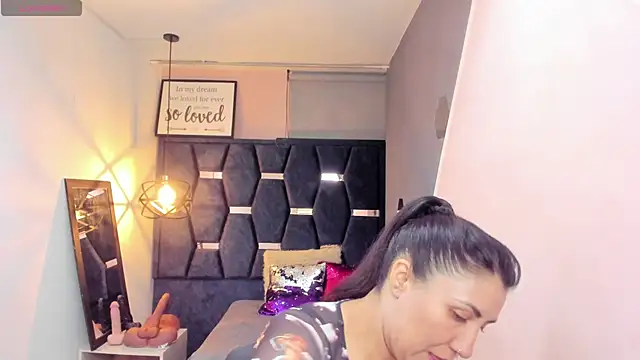 GiaFox  online show from 10.10.25