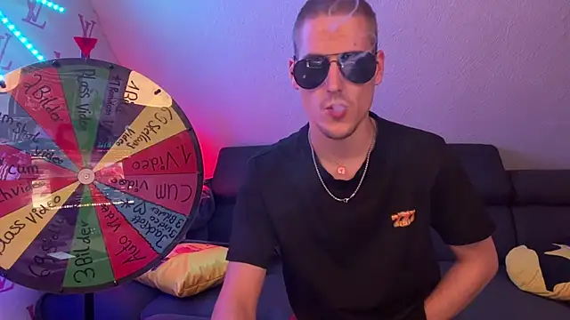 Cookieboy88 online show from 10.17.25