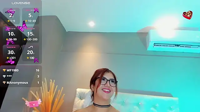 Snapshot of AriaRusso chatting on 12.17.24 AriaRusso online show from 12.17.24