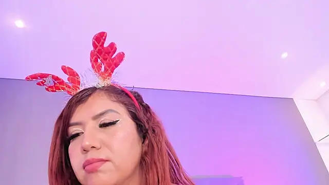 Snapshot of AriaRusso chatting on 12.24.24 AriaRusso online show from 12.24.24