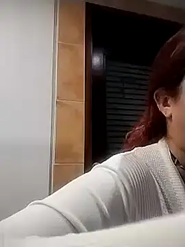 Snapshot of AriaRusso chatting on 02.13.25 AriaRusso online show from 02.13.25
