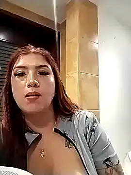 Snapshot of AriaRusso chatting on 02.27.25 AriaRusso online show from 02.27.25
