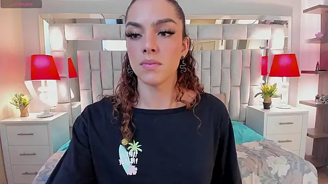 mariiahneedles online show from 10.08.25