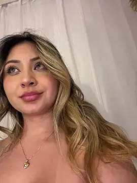 SaraFerreira online show from 03.18.25