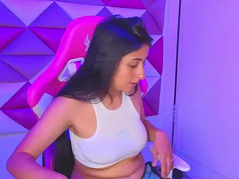 Snapshot of Cameron_cutte chatting on 11.14.25 Cameron cutte online show from 11.14.25