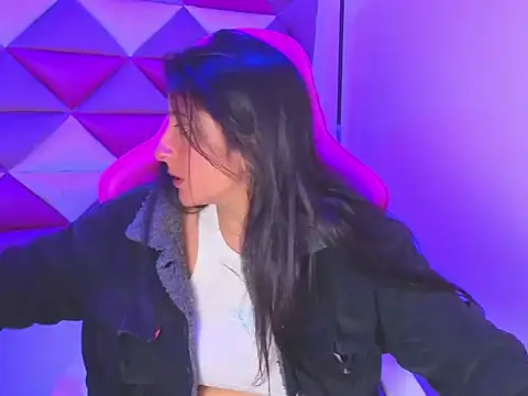 Snapshot of Cameron_cutte chatting on 11.27.25 Cameron cutte online show from 11.27.25