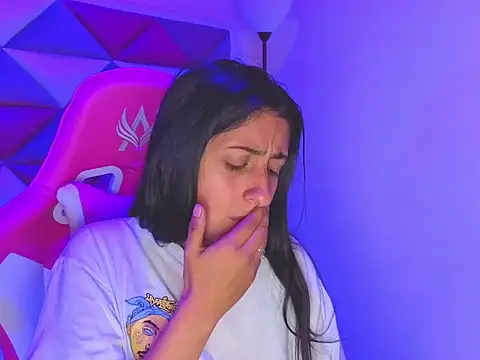 Snapshot of Cameron_cutte chatting on 12.03.25 Cameron cutte online show from 12.03.25