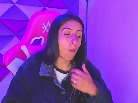 Snapshot of Cameron_cutte chatting on 12.05.25 Cameron cutte online show from 12.05.25