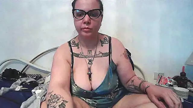 AliceBehind online show from 04.09.26