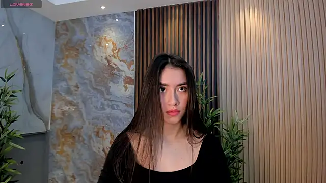 Emmaa Robertss online show from 10.12.25
