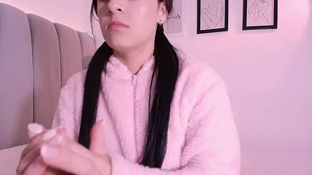 DannaHyde online show from 04.16.26